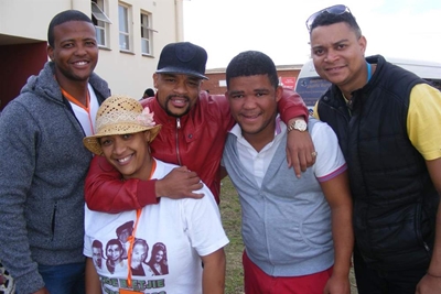 Feesgangers proe bietjie aan talent